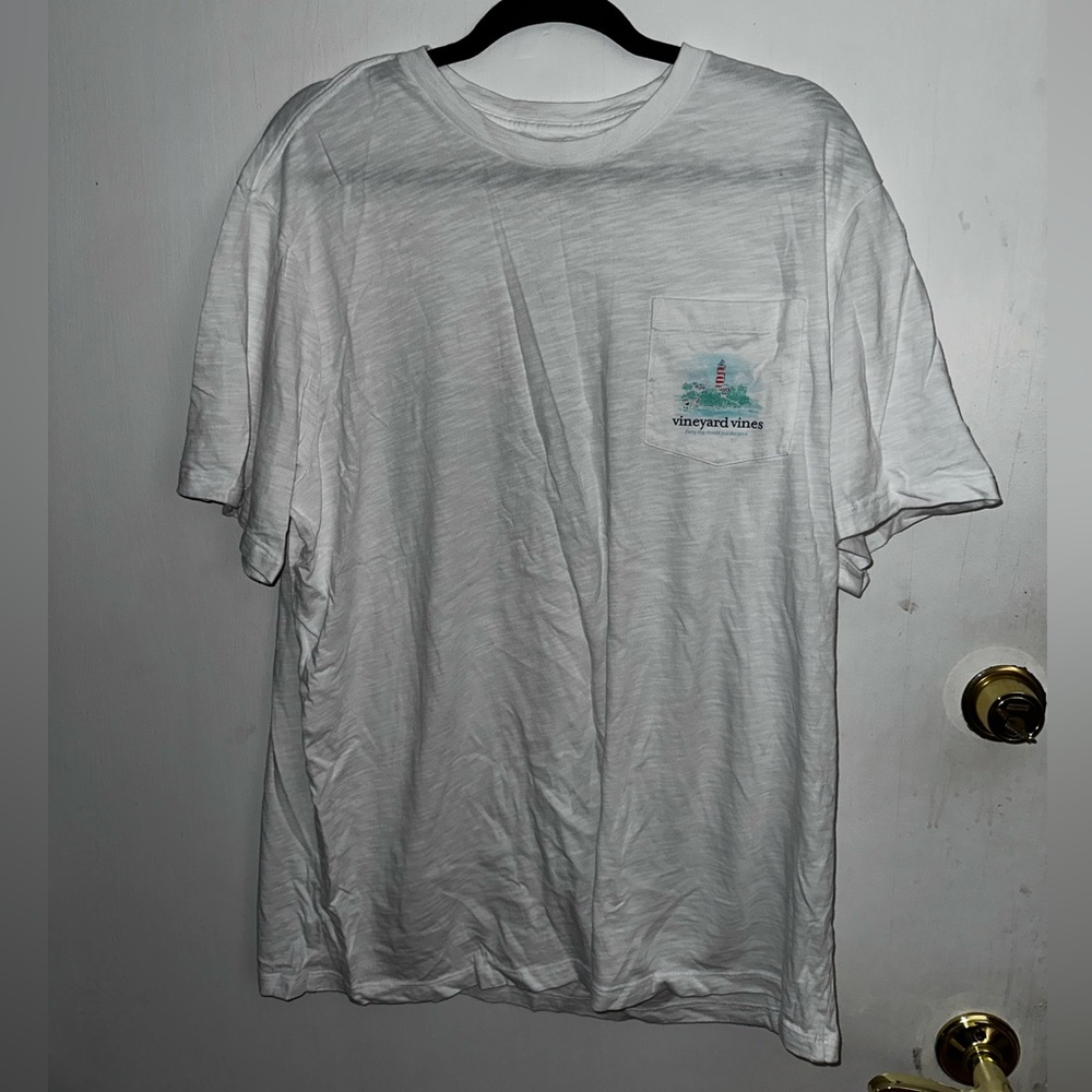 Vineyard Vines t shirt size XL